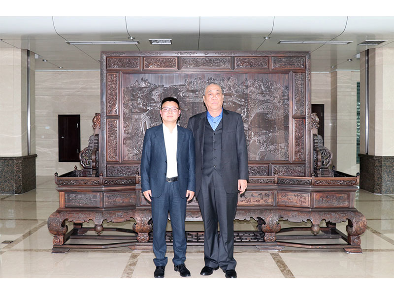 攜手共贏！河南礦山黨委書記崔培軍與德勝集團(tuán)董事長(zhǎng)周平進(jìn)行洽談